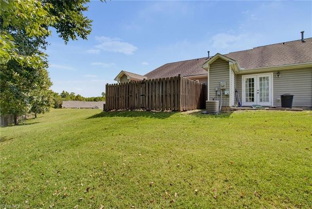 505 Carrington Lane, Thomasville, NC 27360