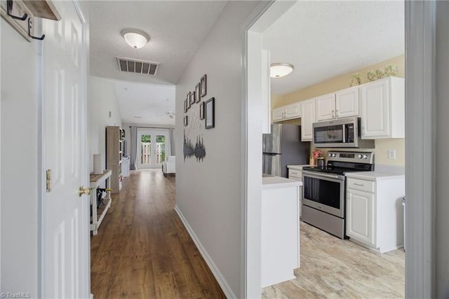 505 Carrington Lane, Thomasville, NC 27360