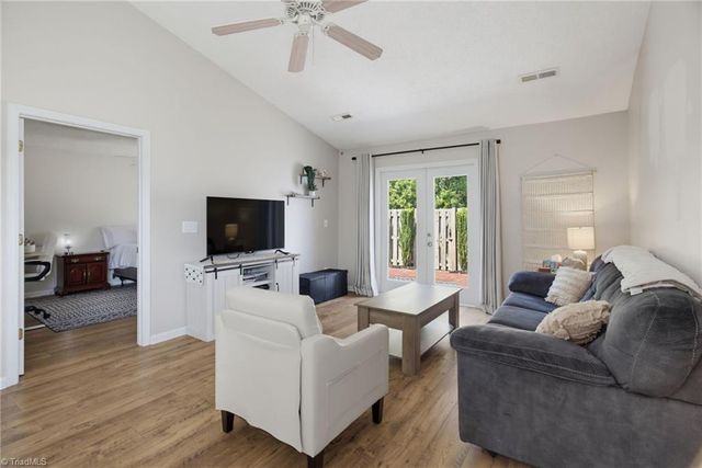 505 Carrington Lane, Thomasville, NC 27360