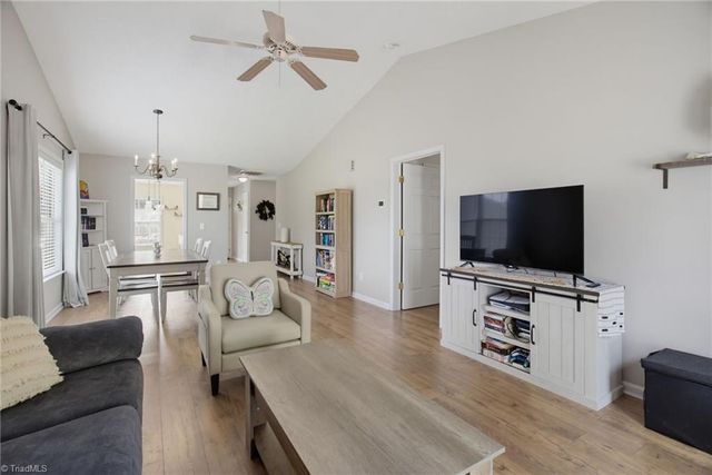 505 Carrington Lane, Thomasville, NC 27360