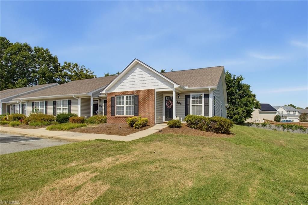 505 Carrington Lane, Thomasville, NC 27360