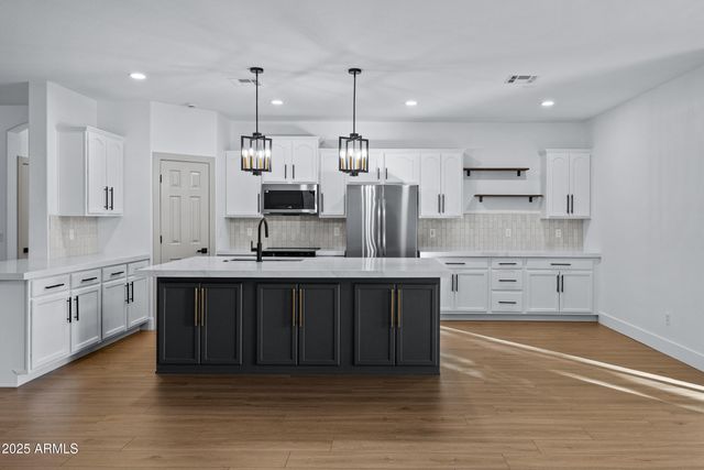 1073 E ESTATE Road, San Tan Valley, AZ 85140