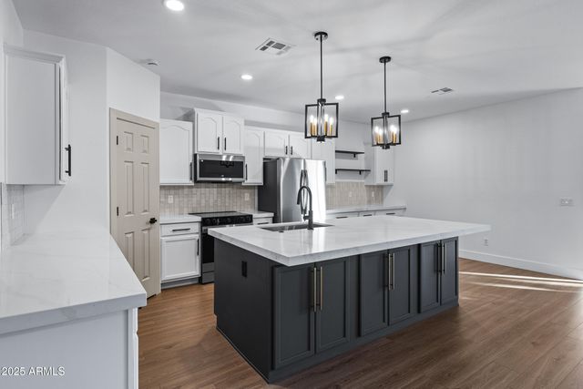 1073 E ESTATE Road, San Tan Valley, AZ 85140