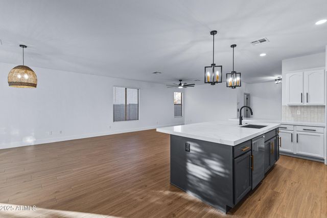 1073 E ESTATE Road, San Tan Valley, AZ 85140