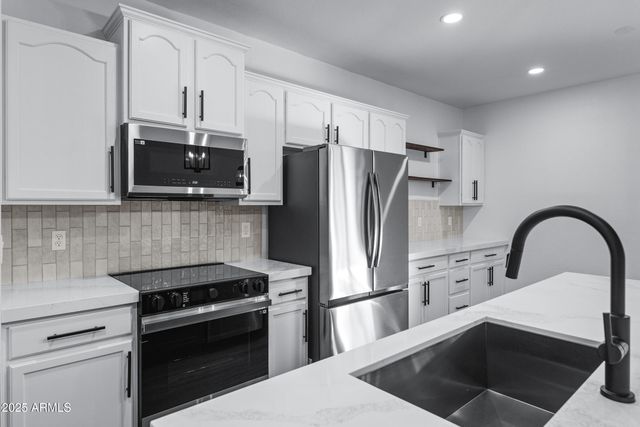 1073 E ESTATE Road, San Tan Valley, AZ 85140