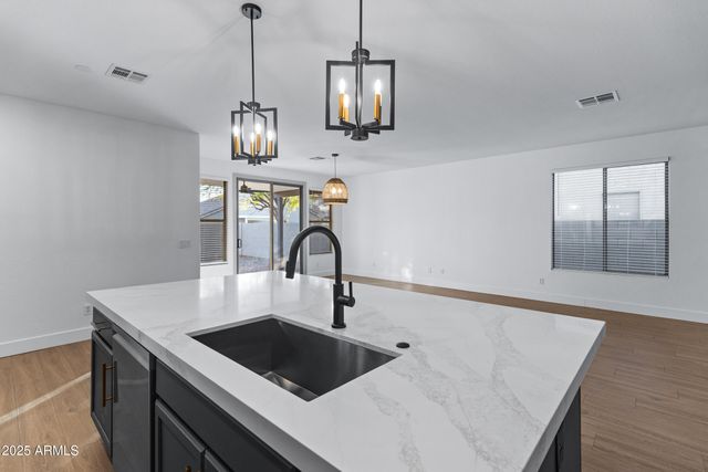 1073 E ESTATE Road, San Tan Valley, AZ 85140