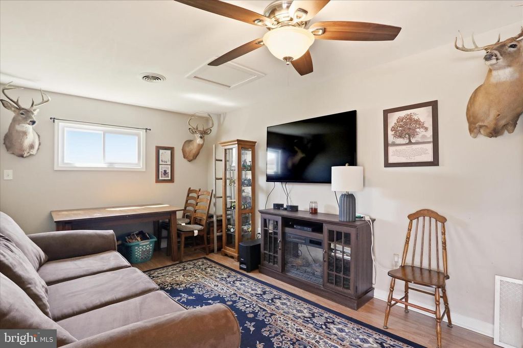Image 18 of property listing at 12138 KEYMAR RD, Keymar, MD 21757