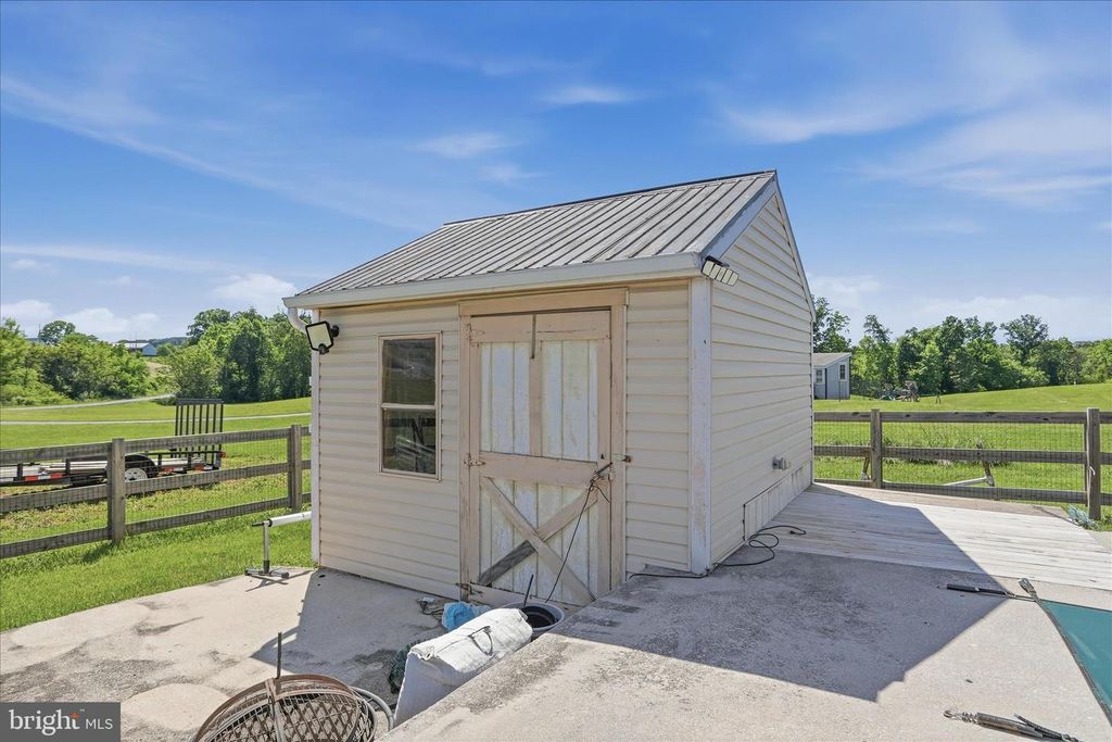 Image 27 of property listing at 12138 KEYMAR RD, Keymar, MD 21757