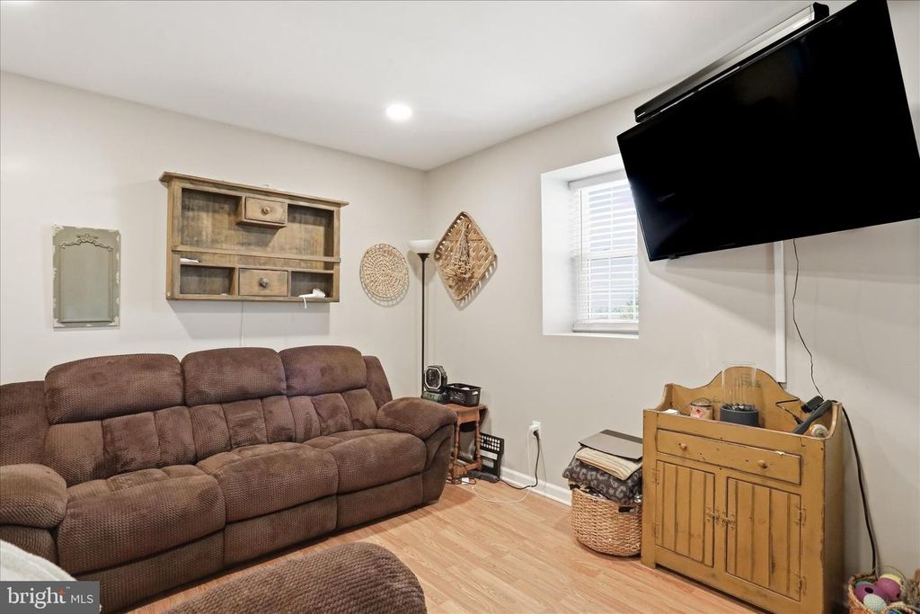 Image 4 of property listing at 12138 KEYMAR RD, Keymar, MD 21757