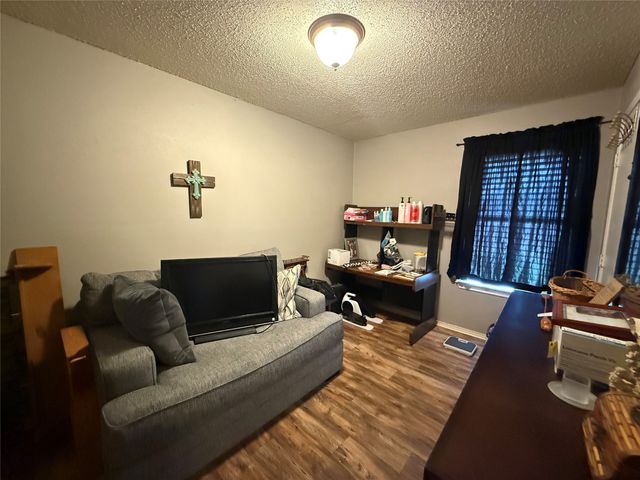 1004 Clover Street, Bellmead, TX 76705