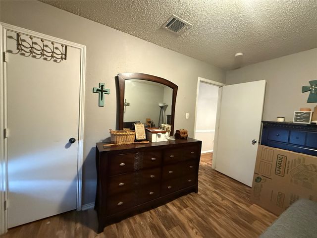 1004 Clover Street, Bellmead, TX 76705