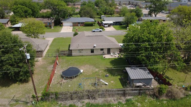 1004 Clover Street, Bellmead, TX 76705