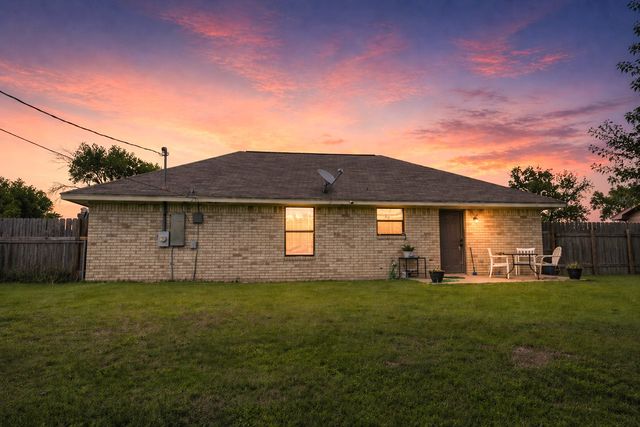 1004 Clover Street, Bellmead, TX 76705