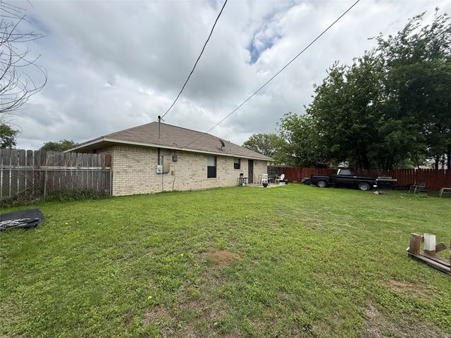 1004 Clover Street, Bellmead, TX 76705