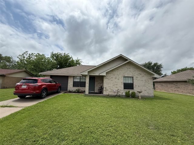 1004 Clover Street, Bellmead, TX 76705