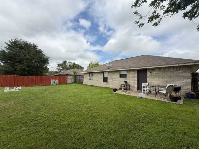 1004 Clover Street, Bellmead, TX 76705