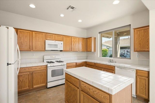 1165 Segolily Ln, Lincoln, CA 95648