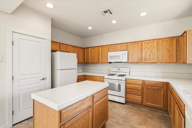 1165 Segolily Ln, Lincoln, CA 95648