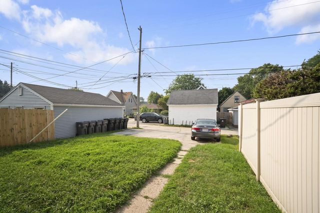 3947 E Squire AVENUE, Cudahy, WI 53110