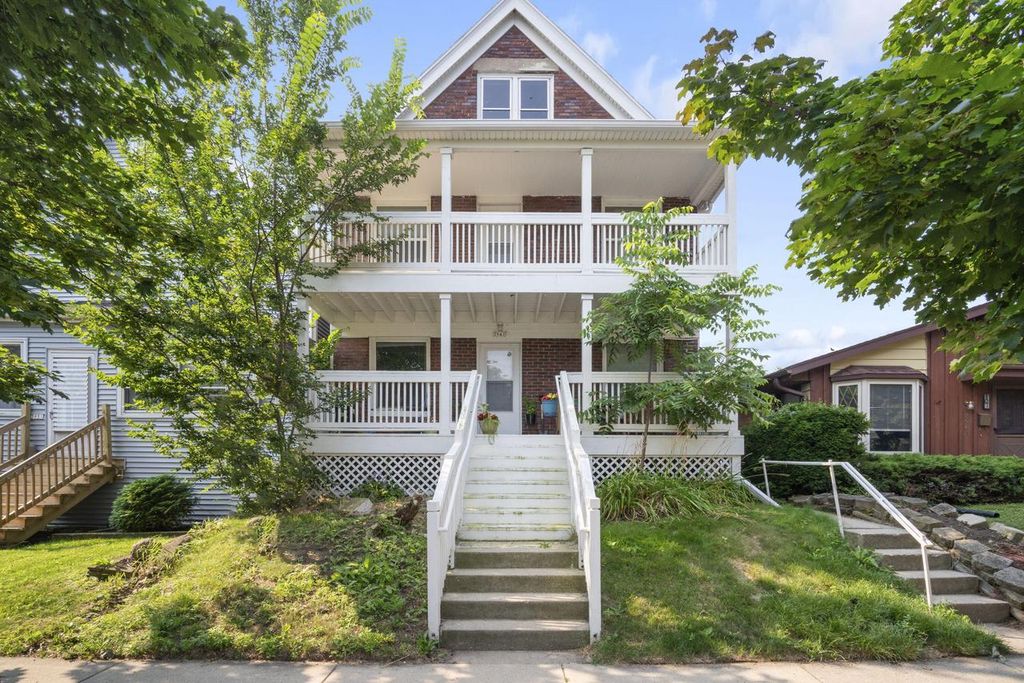 3947 E Squire AVENUE, Cudahy, WI 53110
