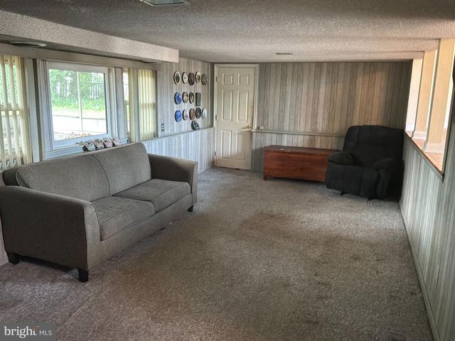 812 COLBY AVE, Delran, NJ 08075