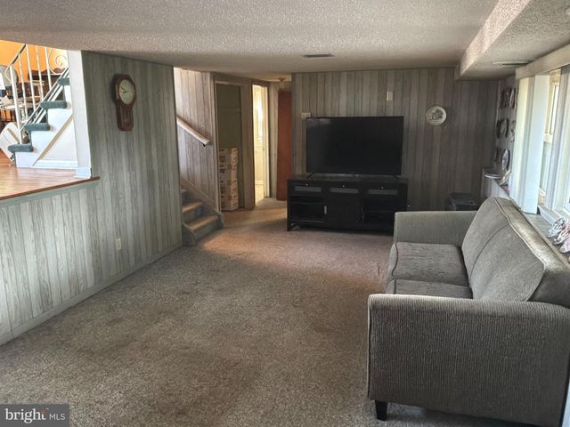 812 COLBY AVE, Delran, NJ 08075