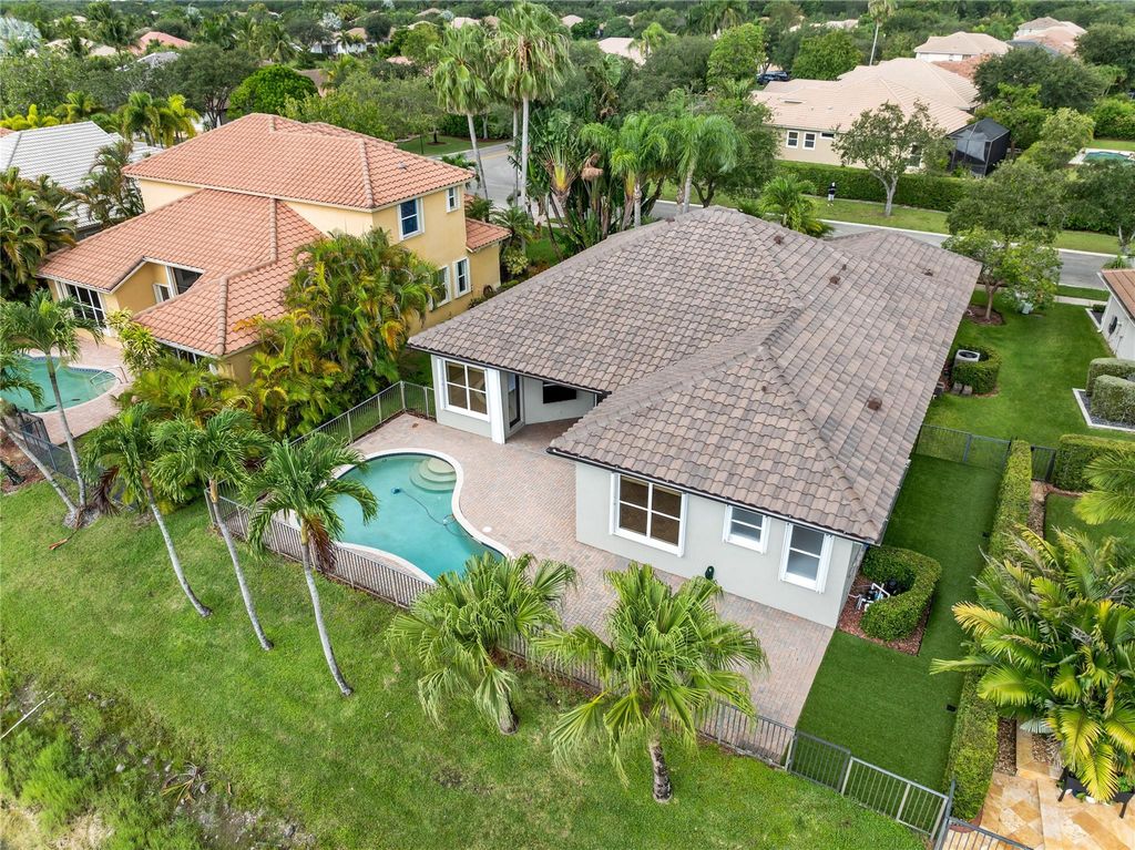 7098 NW 111th Ter, Parkland, FL 33076