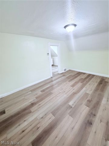 2219 W 103rd Street UP, Cleveland, OH 44102