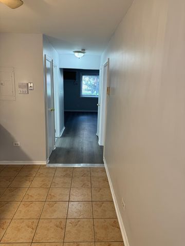 1030 W 18th Street GN, Broadview, IL 60155