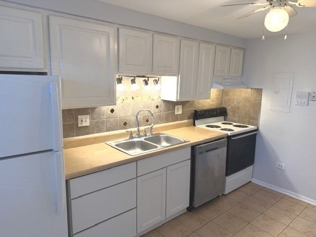1030 W 18th Street GN, Broadview, IL 60155