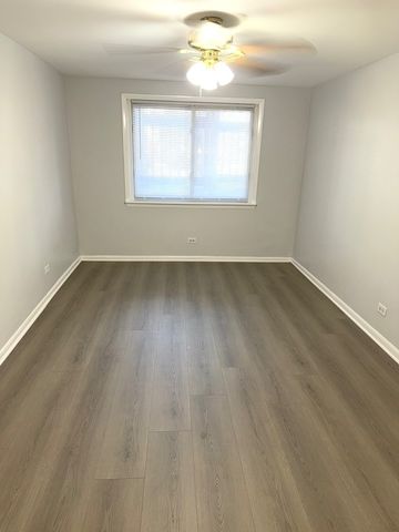 1030 W 18th Street GN, Broadview, IL 60155