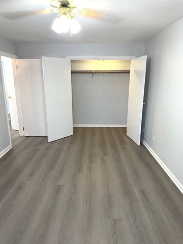 1030 W 18th Street GN, Broadview, IL 60155