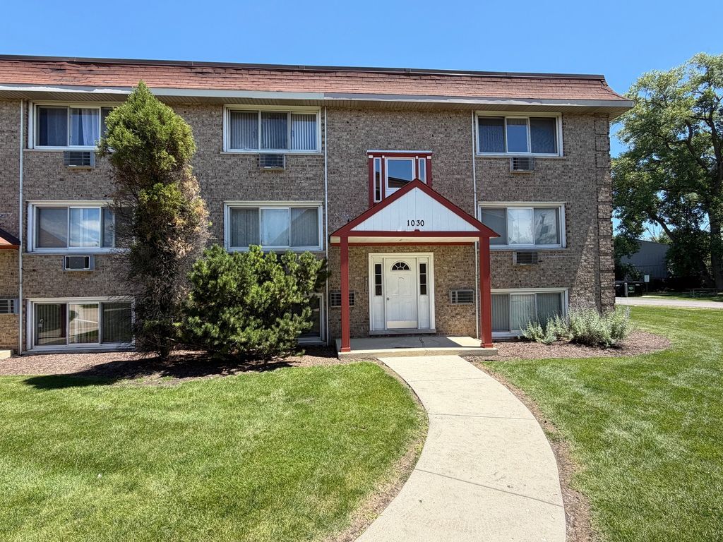 1030 W 18th Street GN, Broadview, IL 60155
