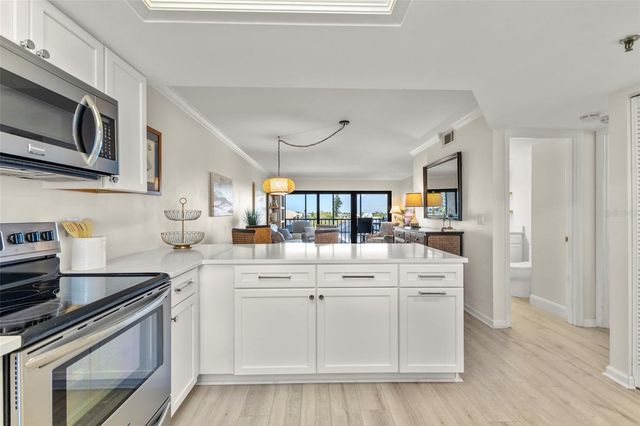 1001 BENJAMIN FRANKLIN DRIVE 503, Sarasota, FL 34236