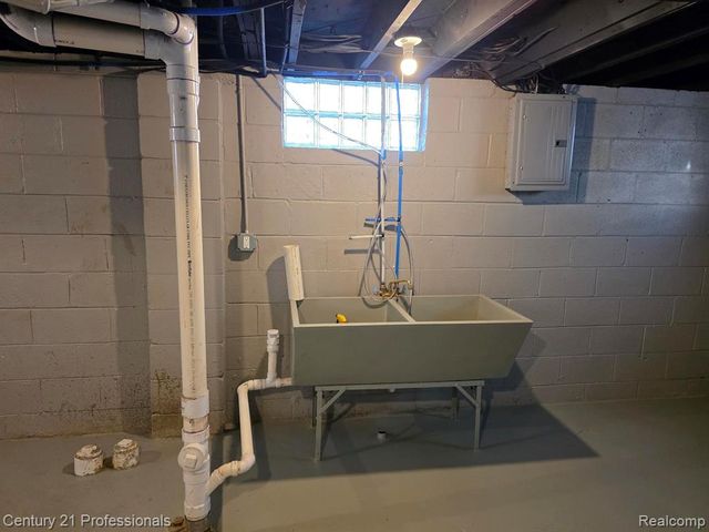 19956 Faust Avenue, Detroit, MI 48219