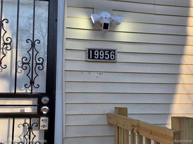 19956 Faust Avenue, Detroit, MI 48219