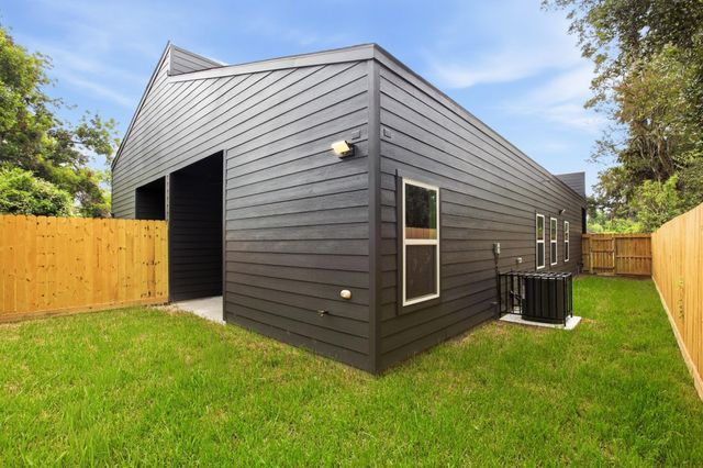 944 Lucky Street, Houston, TX 77088