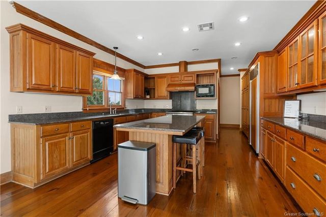 3631 Manning Road, Lake Charles, LA 70605