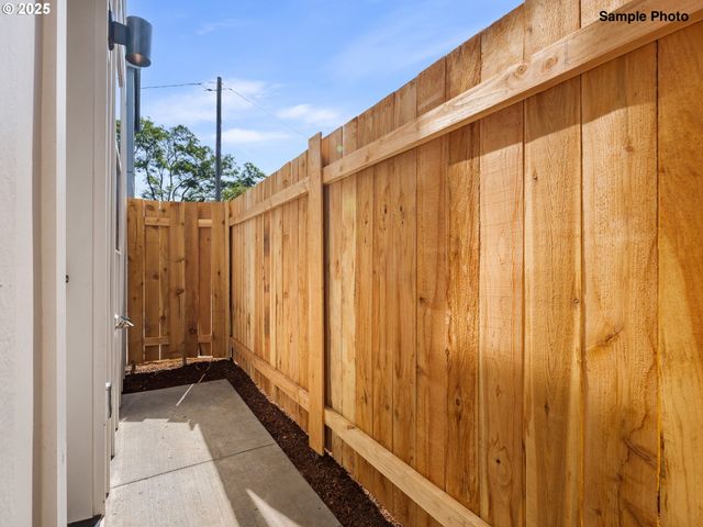 4362 Ne Going St, Portland, OR 97218