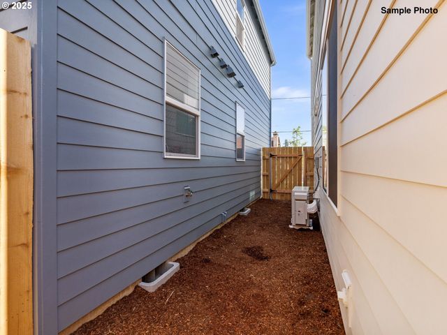 4362 Ne Going St, Portland, OR 97218