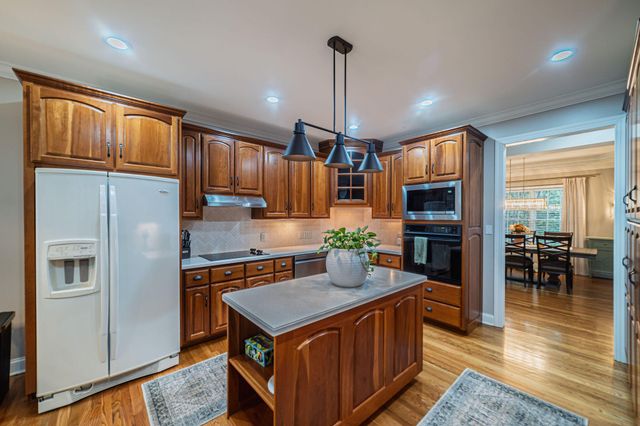 6460 Gardenview Drive, Paducah, KY 42001