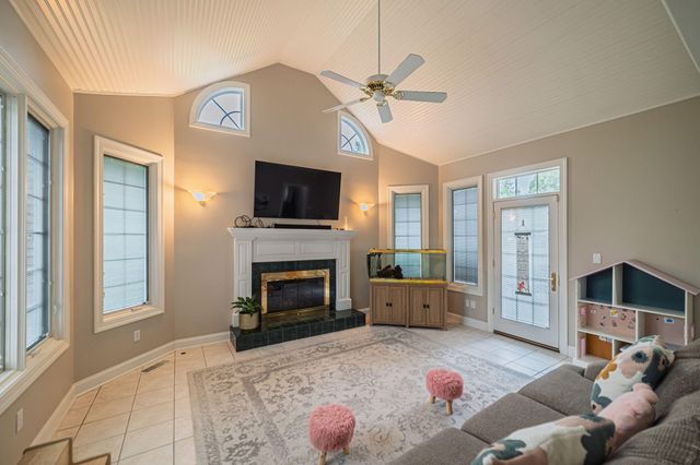 6460 Gardenview Drive, Paducah, KY 42001