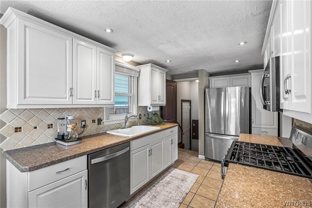 30 Benson Drive, Lancaster, NY 14086