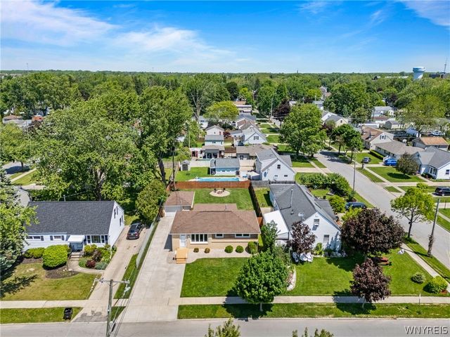 30 Benson Drive, Lancaster, NY 14086