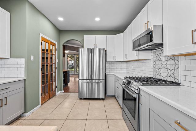 2224 Golden Sails Drive, League City, TX 77573