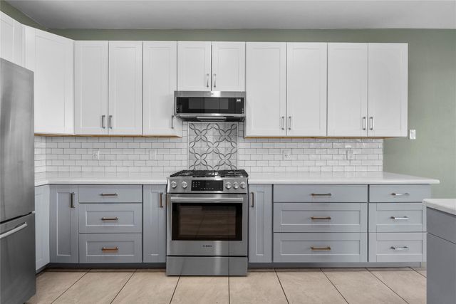 2224 Golden Sails Drive, League City, TX 77573