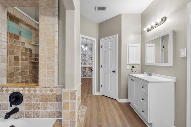 2224 Golden Sails Drive, League City, TX 77573