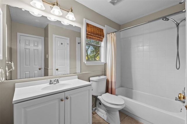 2224 Golden Sails Drive, League City, TX 77573