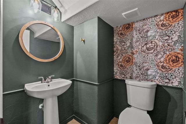 2224 Golden Sails Drive, League City, TX 77573