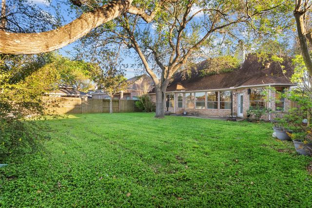 2224 Golden Sails Drive, League City, TX 77573